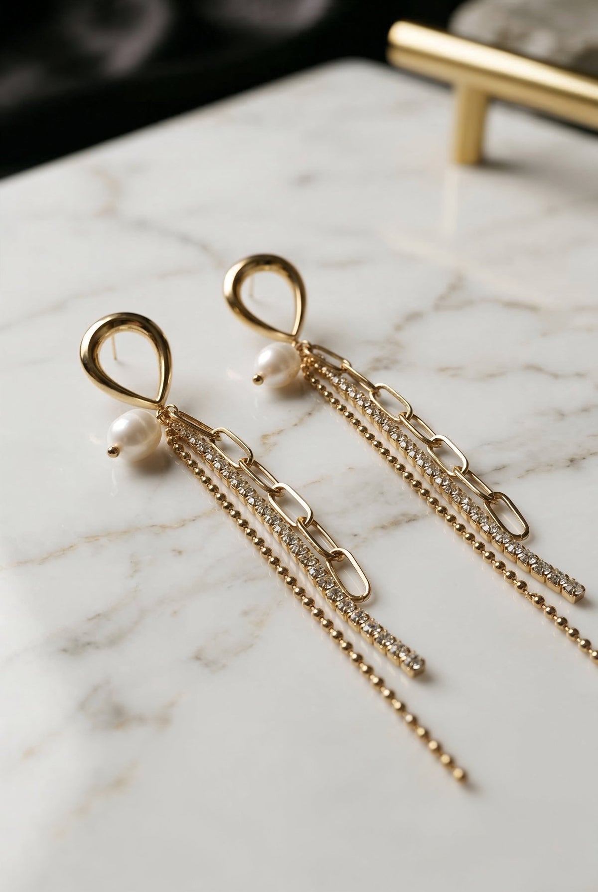 Pearl Chain Drop Earrings - SIMOVSKA