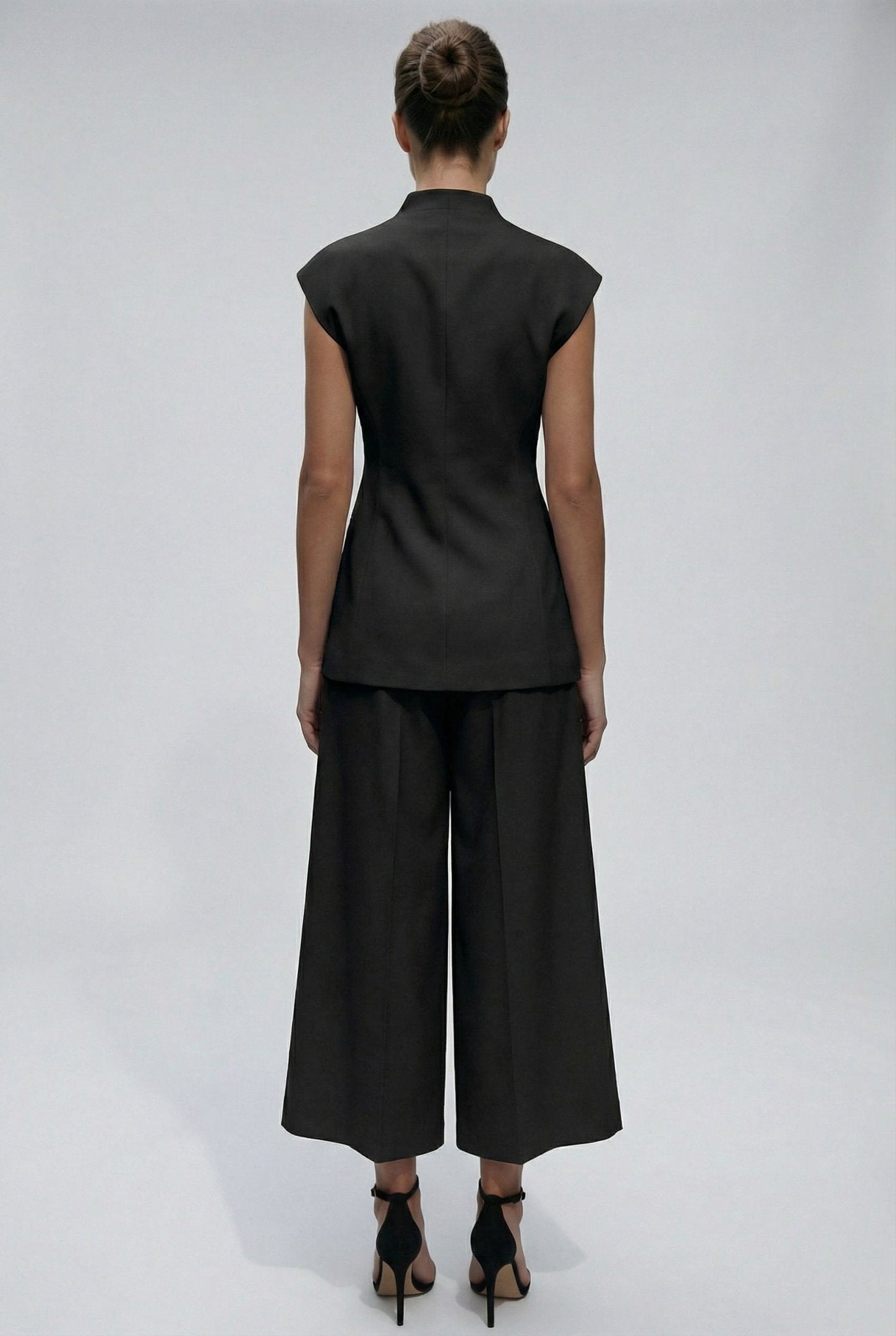 Giulia set : cotton & elastic Punto di Milano set with caped sleeves in black - SIMOVSKA