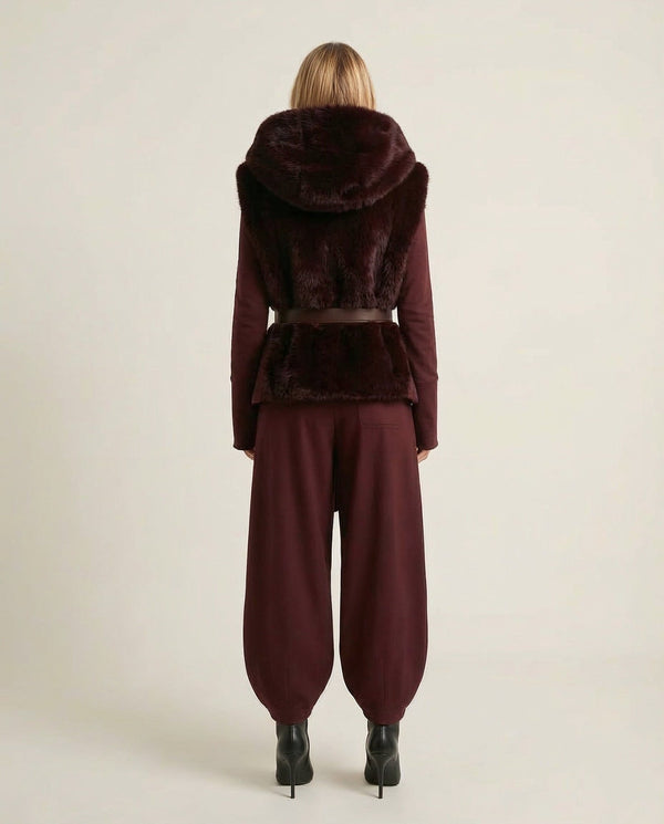 Odette Eco - Fur Vest – in dark Burgundy - SIMOVSKA