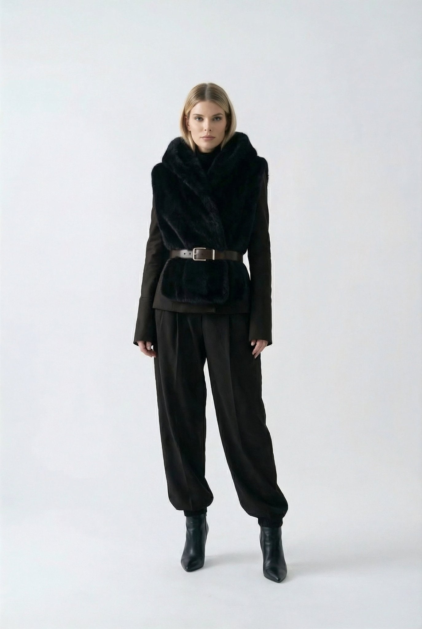 Odette Eco - Fur Vest – in jet Black - SIMOVSKA