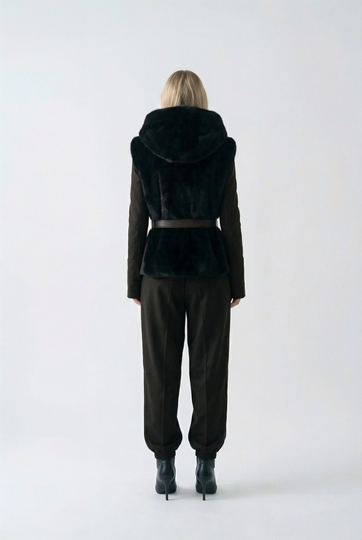 Odette Eco - Fur Vest – in jet Black - SIMOVSKA