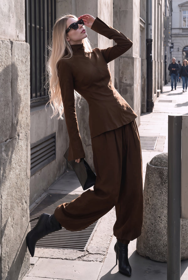 Metropolis coffee-brown tailored set with balloon-leg trousers, side view